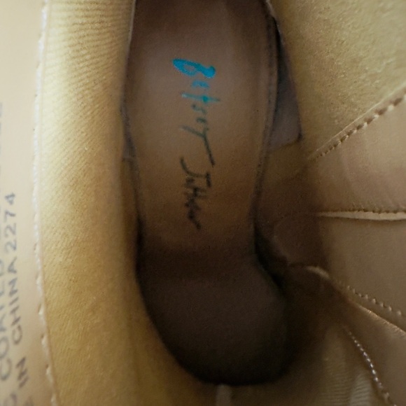 Betsey Johnson Women's Cady Evening Booties Encrusted Sparkling Rhinesto… - Picture 12 of 12